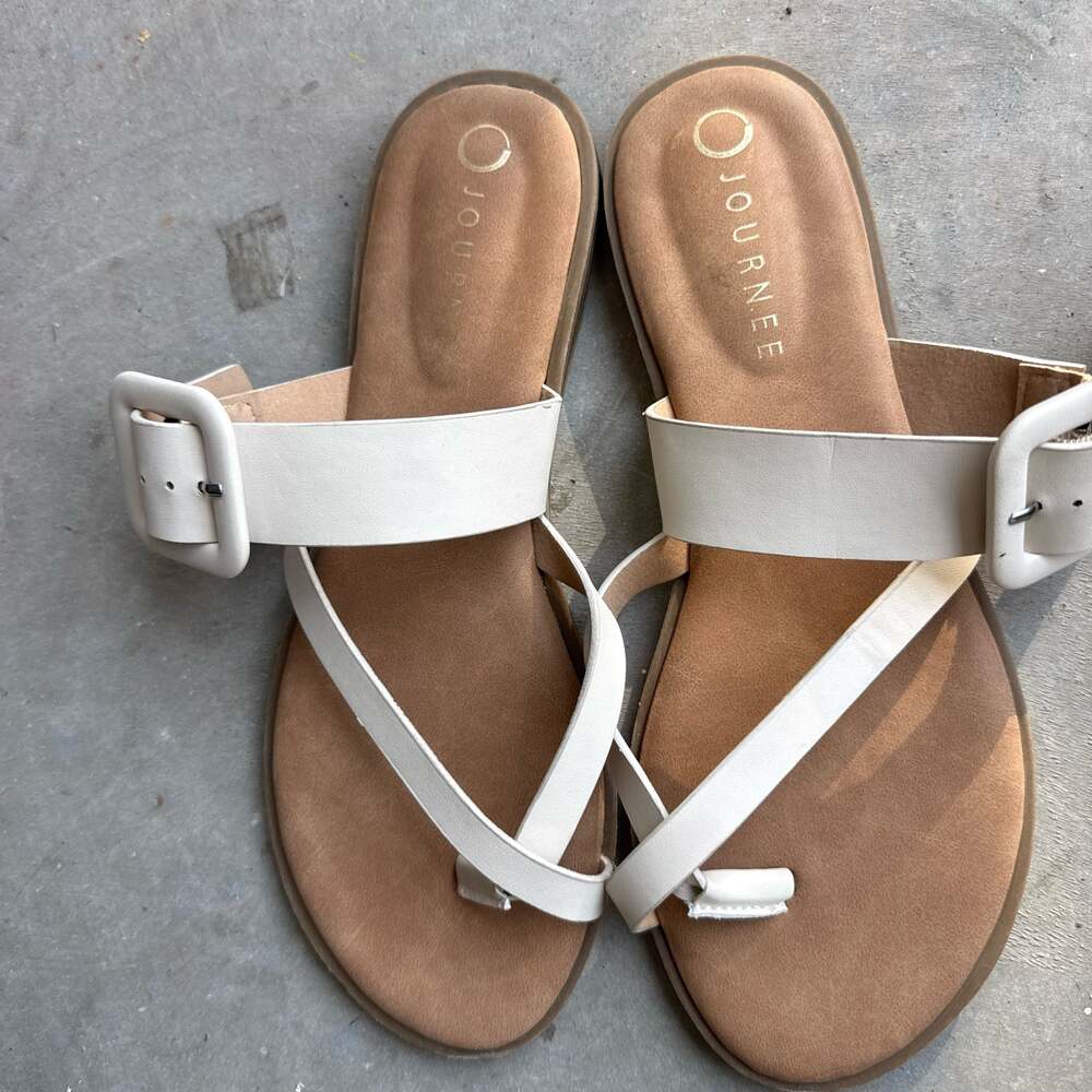 LAYRA FLAT SANDALS - Ivory,